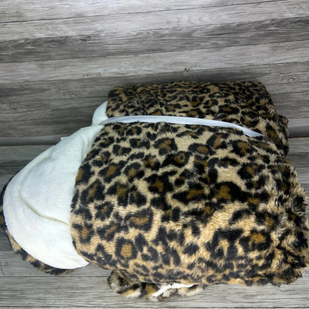 Cracker Barrel Leopard Print Faux Fur Throw Blanket Brown Beige 50x60